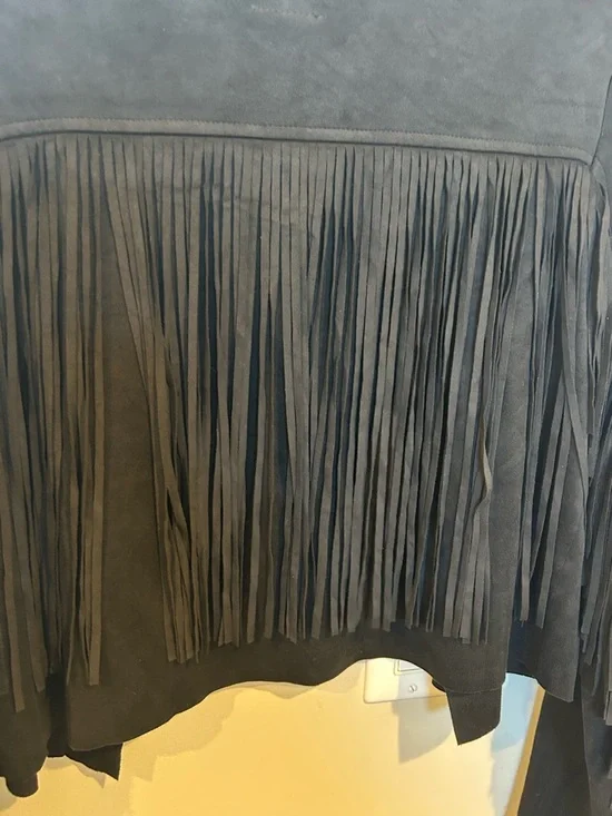 Vocal Black Faux Suede Fringe Cropped Jacket Western Boho Cowgirl Style Medium - Picture 8 of 9